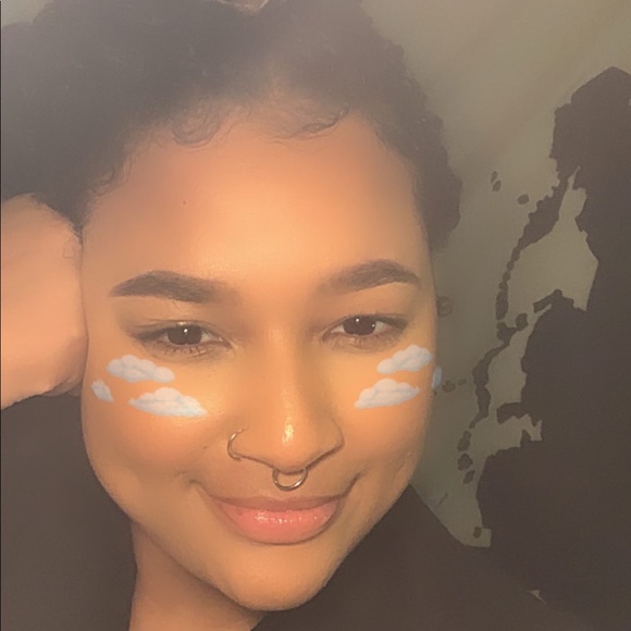 Meet your Posher, Cydney - Picture 1 of 1